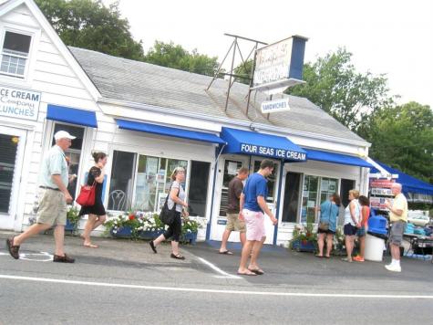 20 Hollingsworth Road Barnstable MA 02655