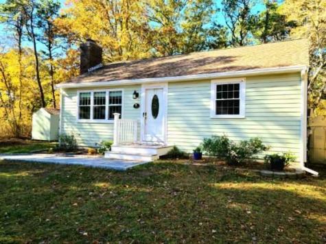 25 Hoover Road Yarmouth MA 02673