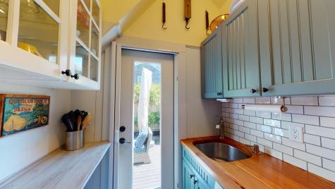 5 Browne Street Provincetown MA 02657