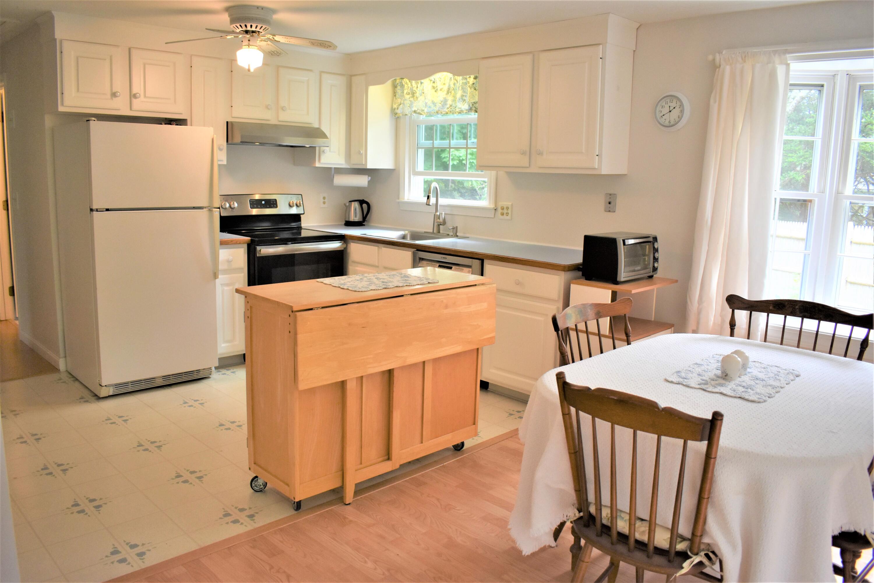 9 Mohegan Lane Yarmouth MA 02675
