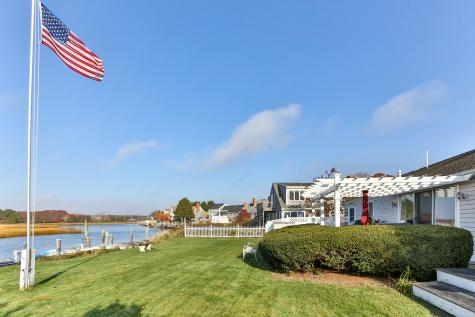 109 Pawkannawkut Drive Yarmouth MA 02664