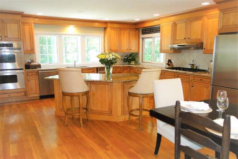 15 Wharf Avenue Mashpee MA 02649
