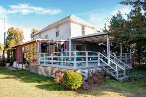 27 Walker Street Falmouth MA 02540
