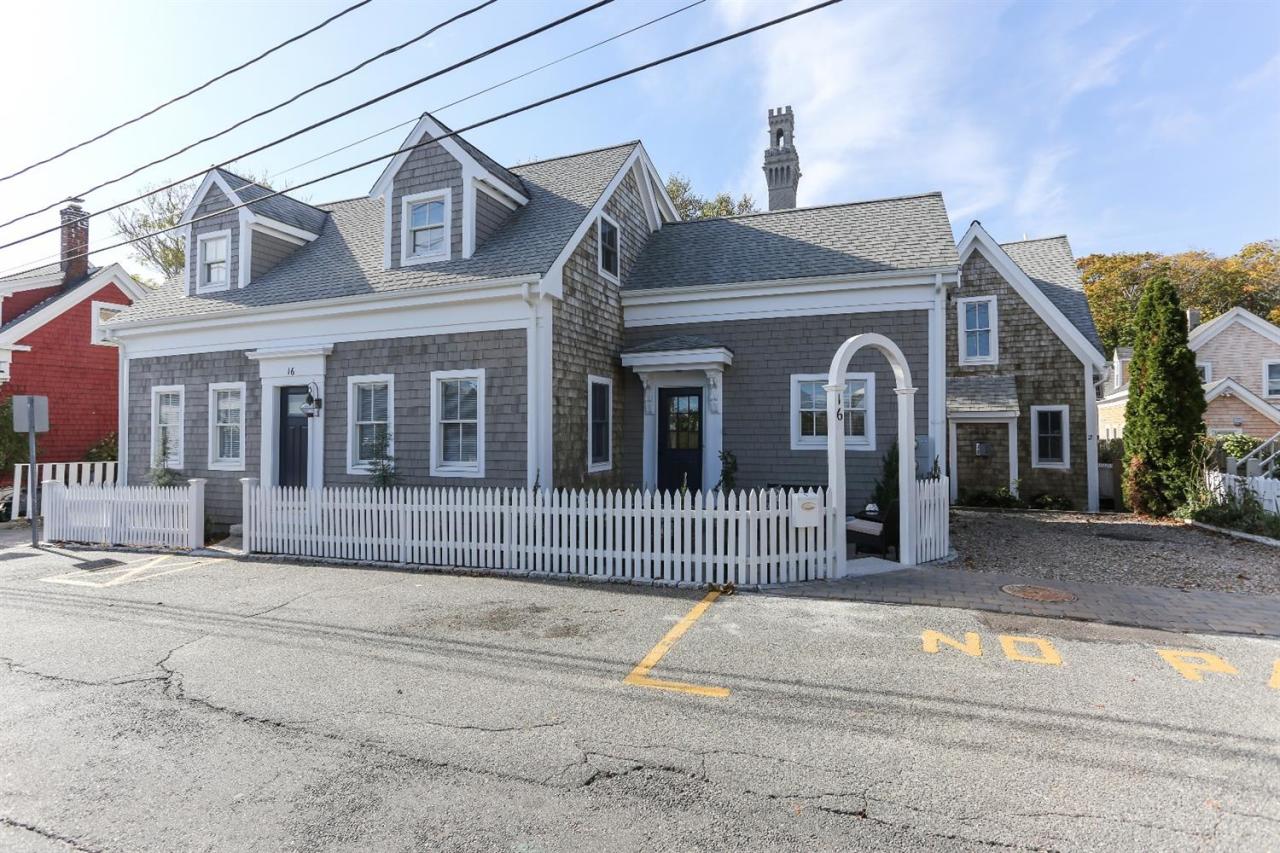 16 Standish Street Provincetown MA 02657