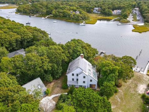 362 Monomoscoy Road Mashpee MA 02649
