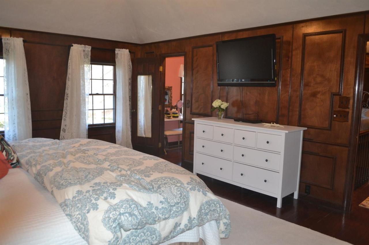 448 Marstons Lane Barnstable MA 02637