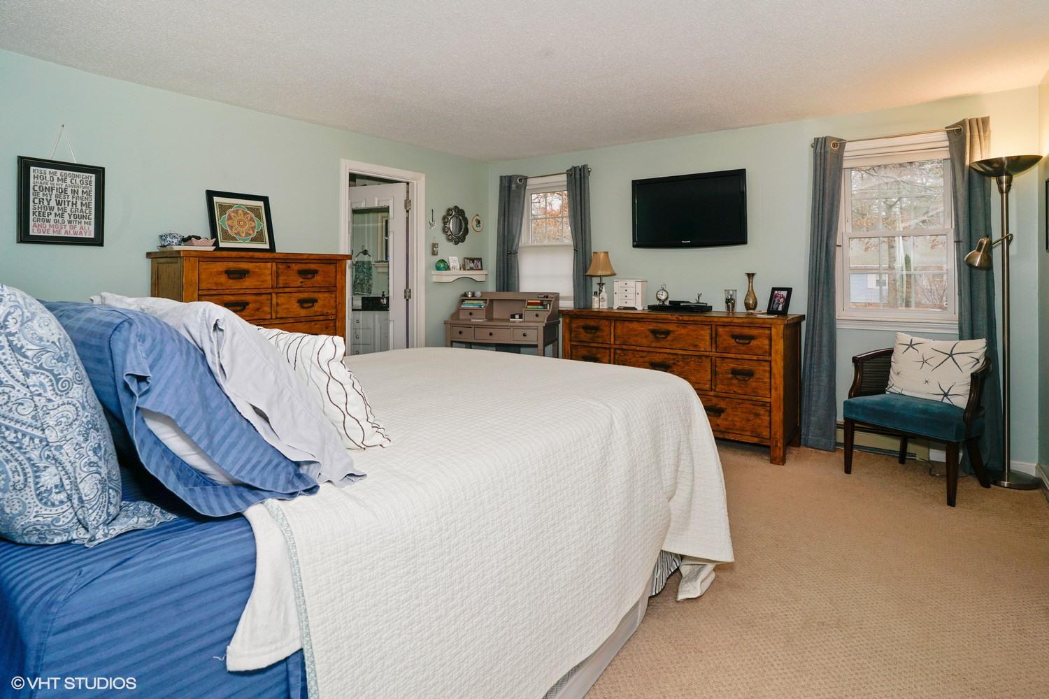 16 Foxglove Road Barnstable MA 02632