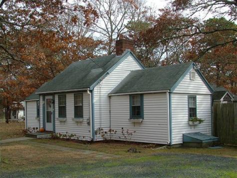 31 Lake Road East Yarmouth MA 02673