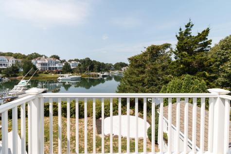 7 Chart Way Mashpee MA 02649