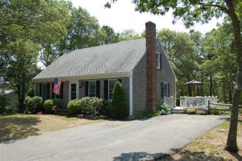 86 Spectacle Pond Drive Falmouth MA 02536