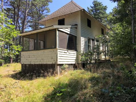 35 Mountain Avenue Wellfleet MA 02667
