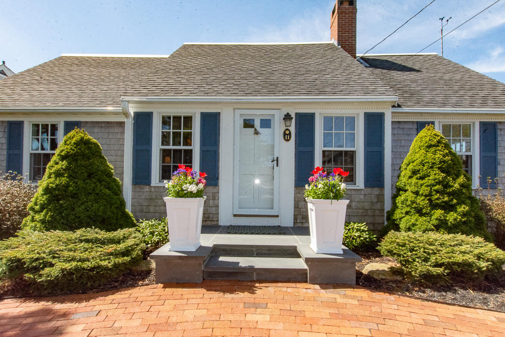 11 Trinity Cove Road Harwich MA 02671