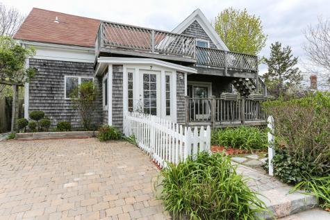 7 Standish Avenue Provincetown MA 02657