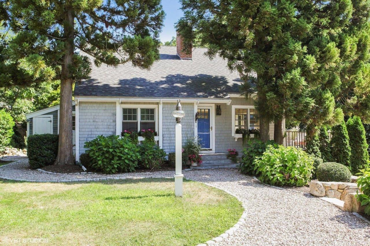 11 Place Road Falmouth MA 02540