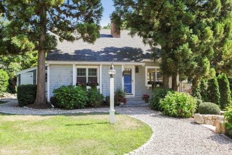11 Place Road Falmouth MA 02540