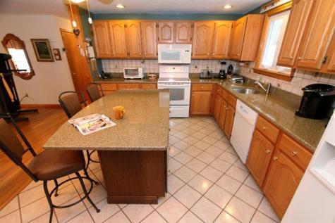 10 Chaucer Street Sandwich MA 02563