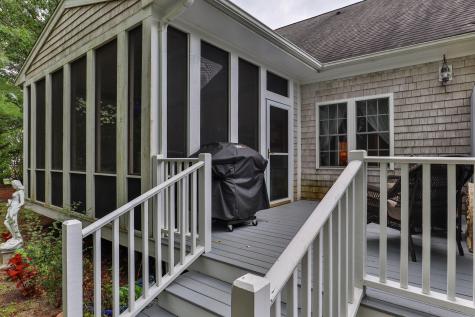 31 Stratford Ridge Mashpee MA 02649