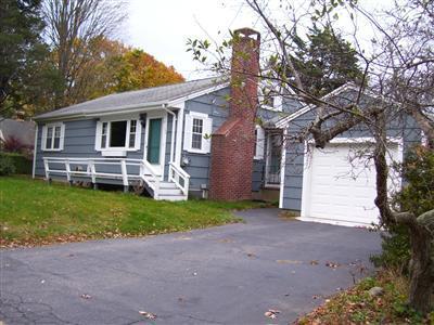 195 Lakeview Avenue Falmouth MA 02540