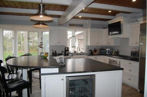 148 Pleasant Street Yarmouth MA 02664
