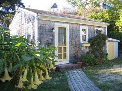 25 Cottage Street Provincetown MA 02657