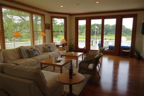 172 Daniels Island Road Mashpee MA 02649