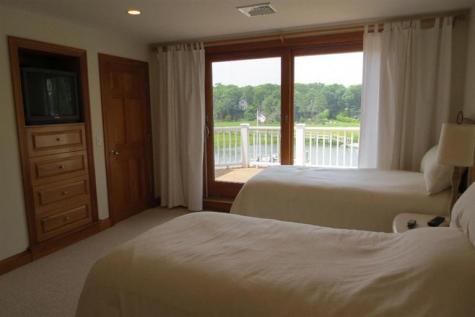 172 Daniels Island Road Mashpee MA 02649