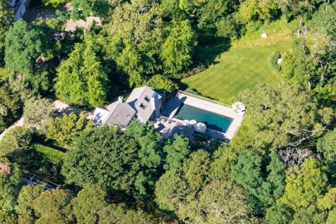 497 Sippewissett Road Falmouth MA 02540