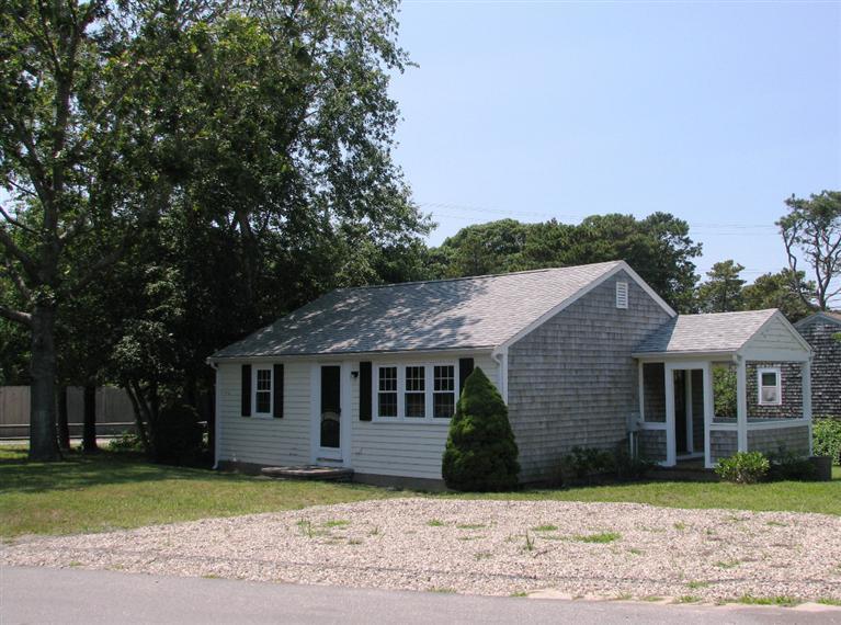 5 Naushon Road, Dennis