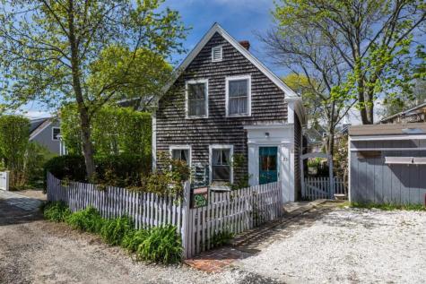 23 Watsons Court Provincetown MA 02657