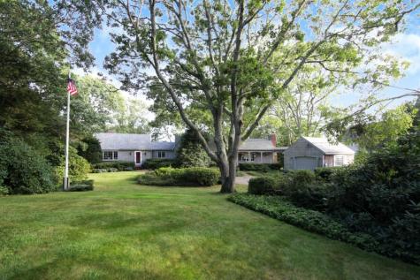 138 Saconesset Road Falmouth MA 02540