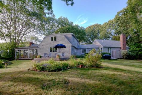 138 Saconesset Road Falmouth MA 02540