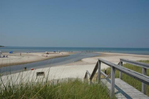 138 Saconesset Road Falmouth MA 02540