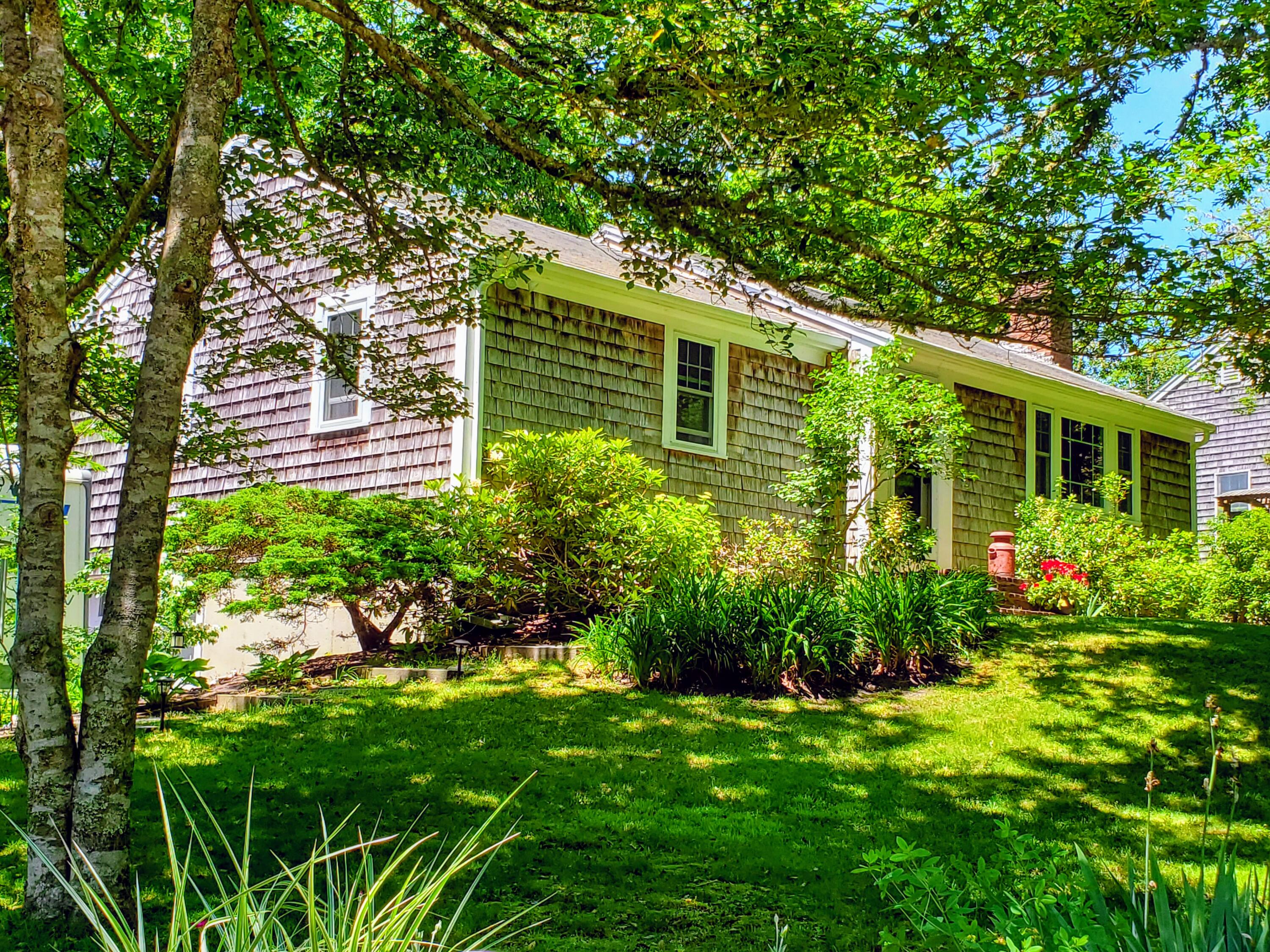 20 Surrey Lane Harwich MA 02645