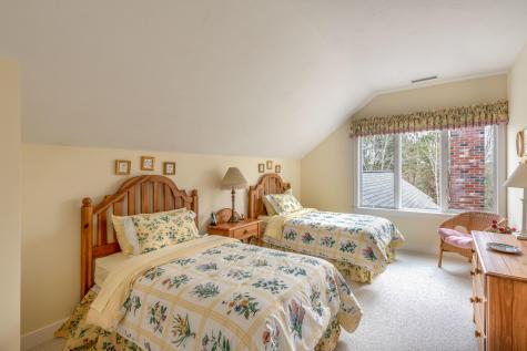 19 Danny's Corner Mashpee MA 02649