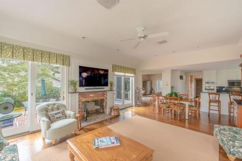 19 Danny's Corner Mashpee MA 02649