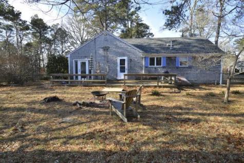 19 Seamans Lane Brewster MA 02631